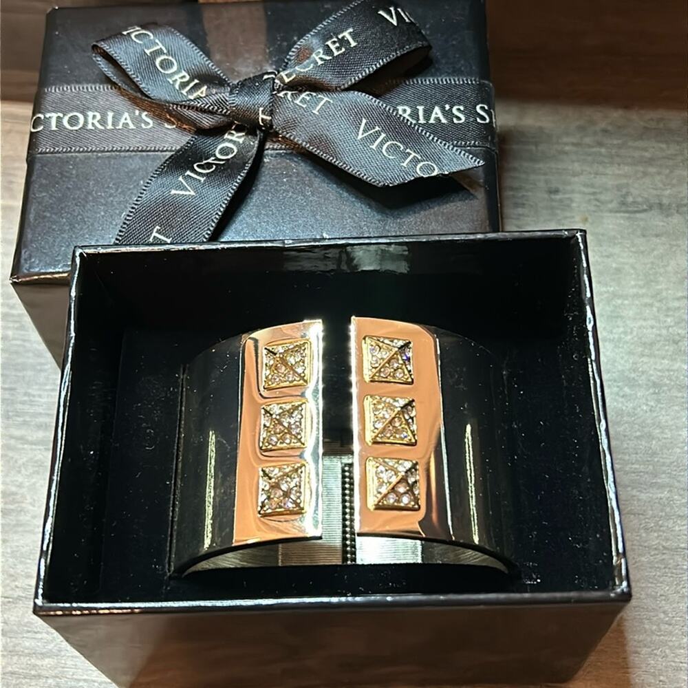 Victoria’s Secret Gold tone rhinestone Hinged Cuff Bracelet   New in Box!